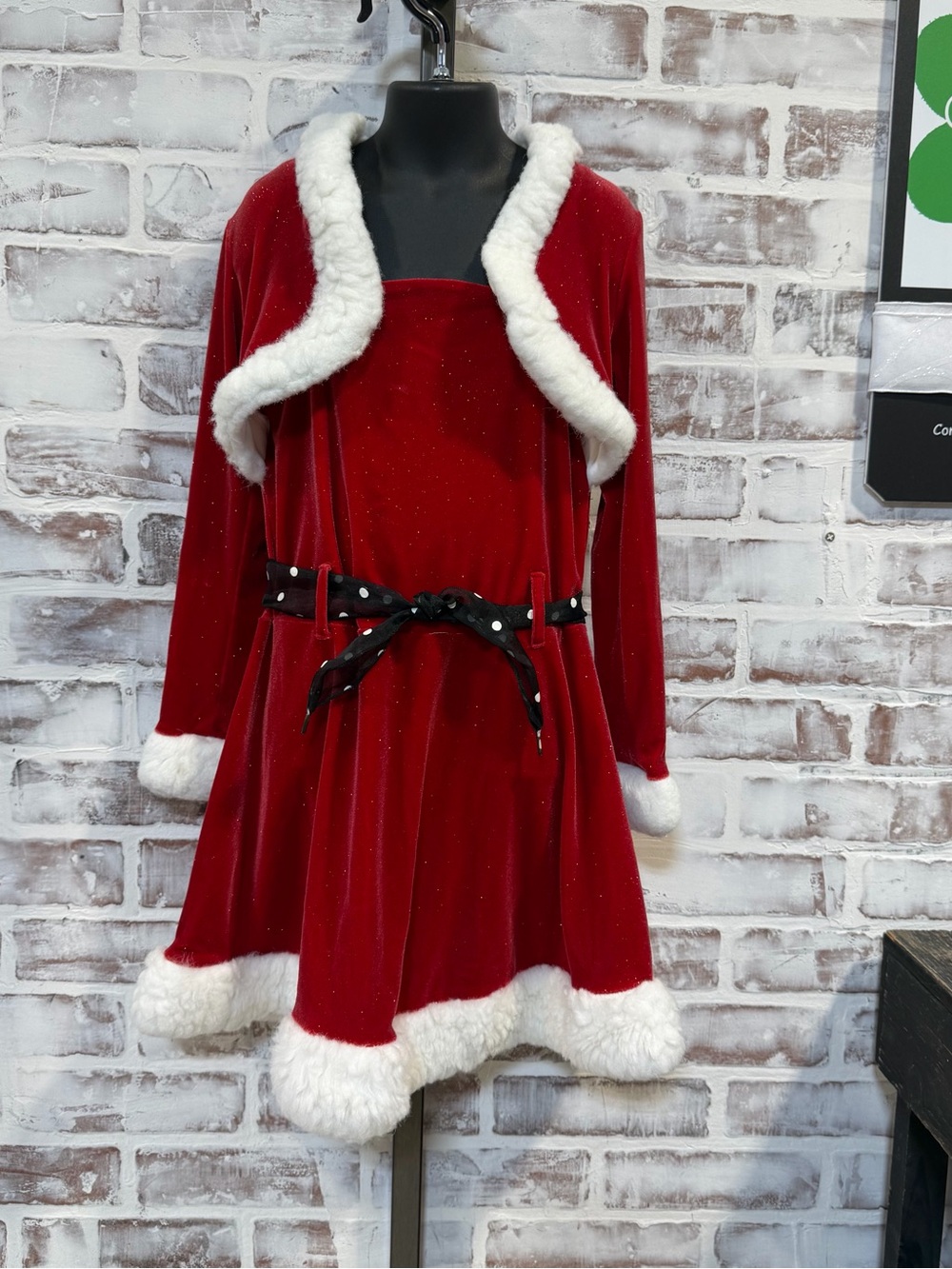 Bonnie Jean Red Velvet Dress with White Faux Fur Trim youth size 8